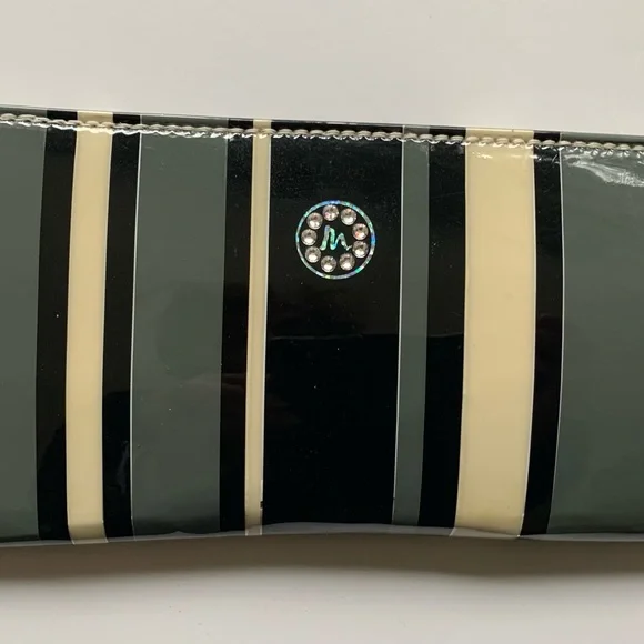 MICHIQUE Handmade Slipper Wallet - Nova Scotia, Canada - Swarovski Crystals - Picture 4 of 5